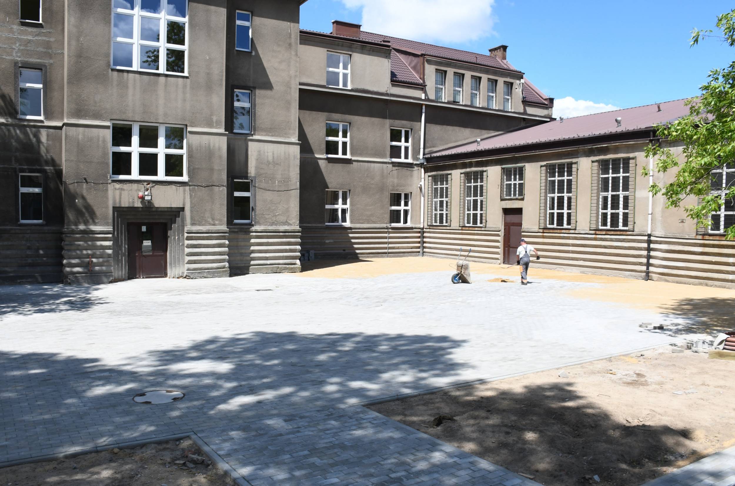 Szkoła Podstawowa Nr 3 Piotrków Trybunalski ESI24 - Wiadomości Sieradz - Wiadomości - Przy Szkole Podstawowej nr 11