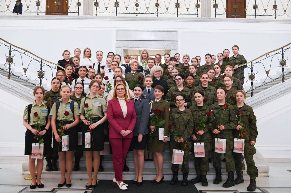 Sierżant Julia Jędrzejewska uczestniczyła w spotkaniu "Kobiety w obliczu zagrożenia"